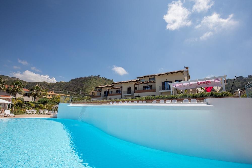 Sentido Michelizia Tropea Resort エクステリア 写真