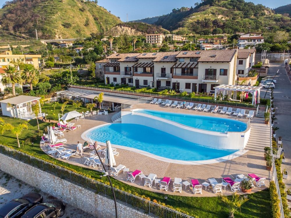 Sentido Michelizia Tropea Resort エクステリア 写真