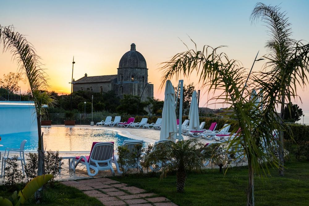 Sentido Michelizia Tropea Resort エクステリア 写真