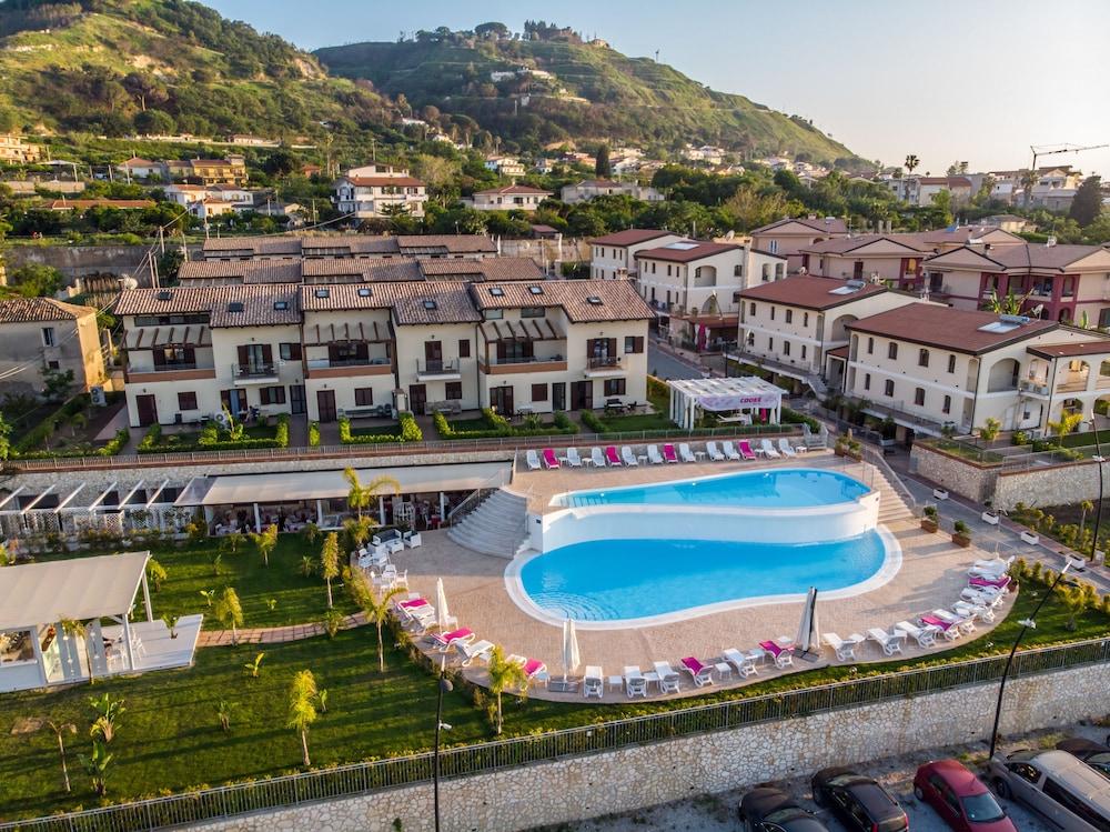 Sentido Michelizia Tropea Resort エクステリア 写真