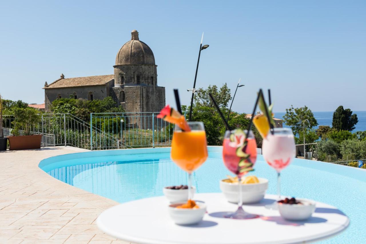 Sentido Michelizia Tropea Resort エクステリア 写真