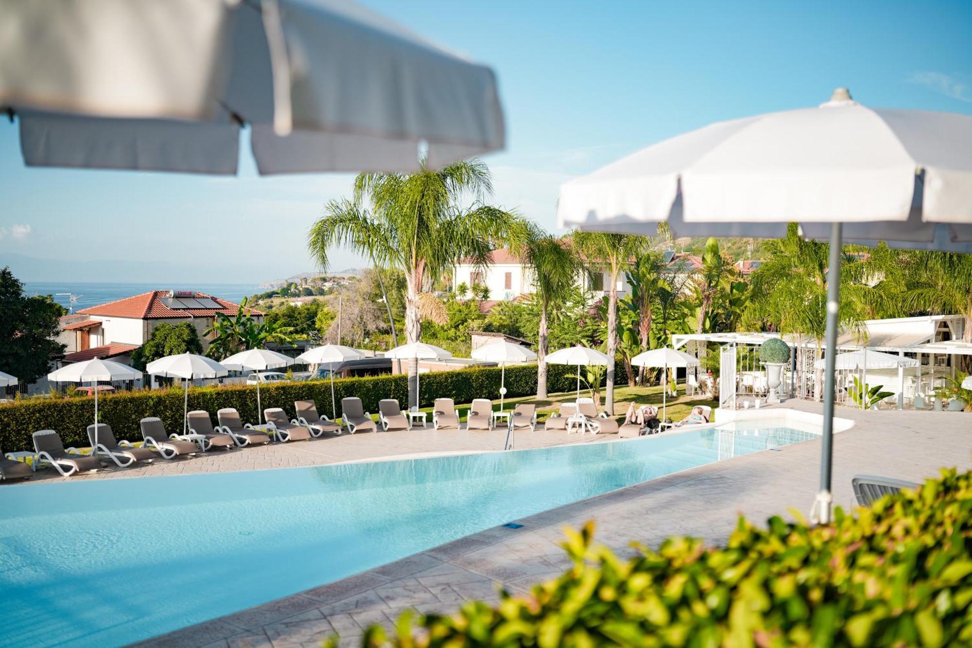 Sentido Michelizia Tropea Resort エクステリア 写真
