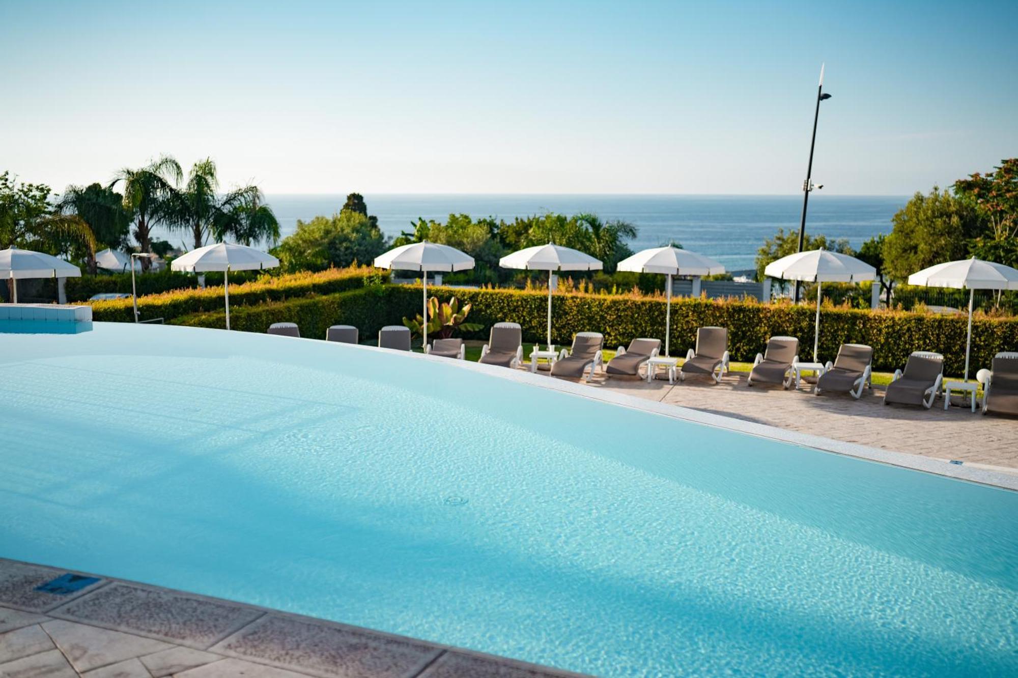 Sentido Michelizia Tropea Resort エクステリア 写真
